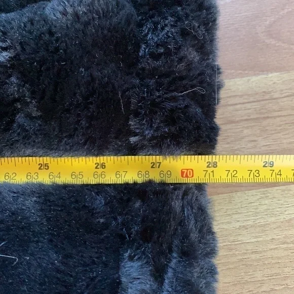 NICOLE Miller reversible quilted black faux fur vest - Picture 12 of 12